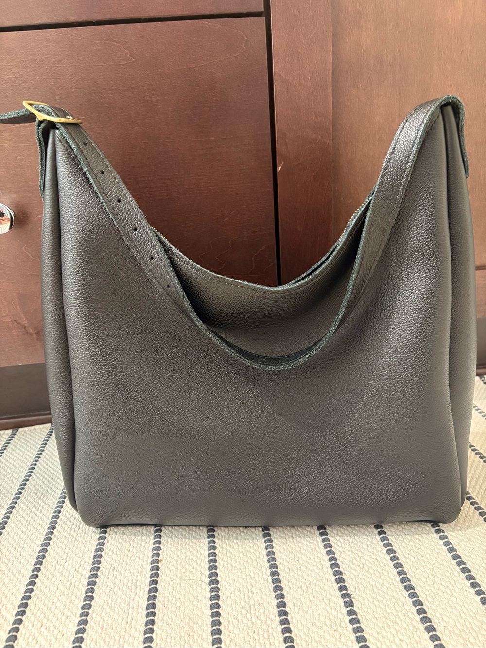 Portland Leather | Large Aspen + sidekick zip pouch | Black - Picture 3 of 17